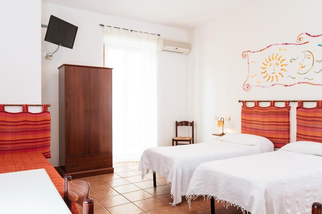 La Mezzanella Guesthouse Porto Torres Δωμάτιο φωτογραφία
