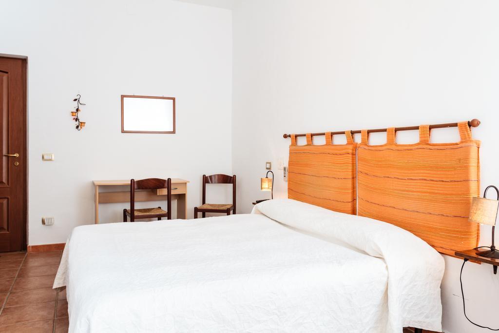 La Mezzanella Guesthouse Porto Torres Δωμάτιο φωτογραφία